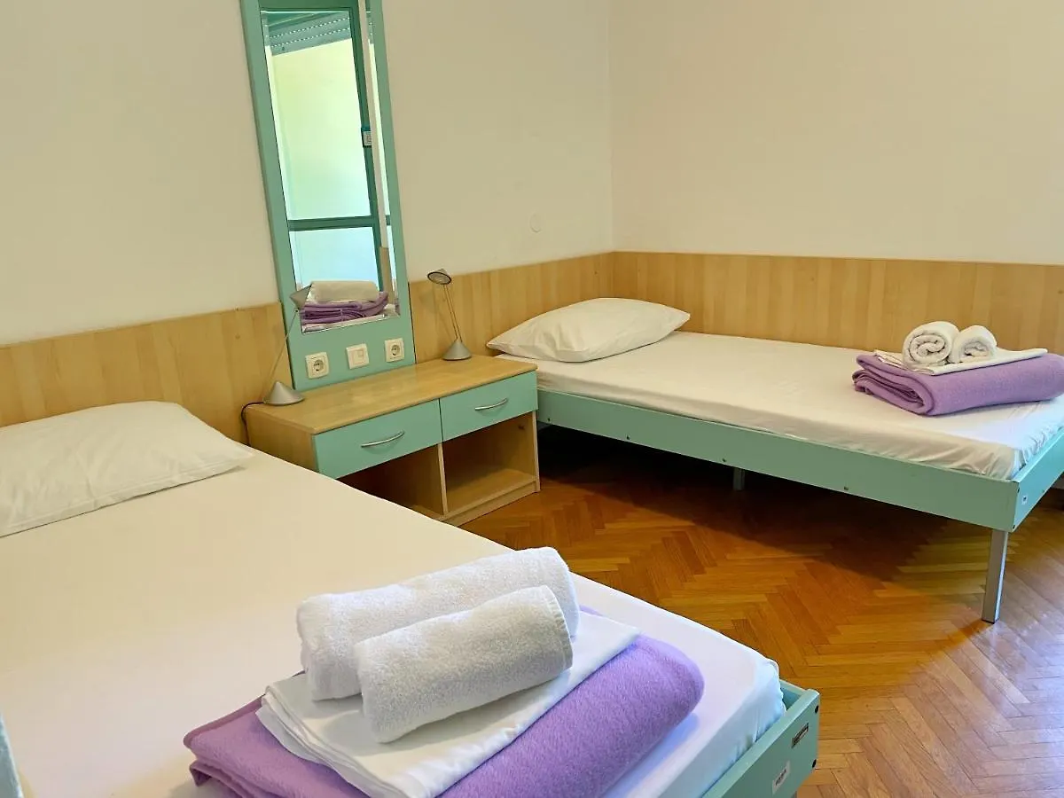 Hostel Spinut Split