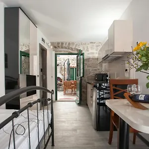  Apartamento & Kartolina